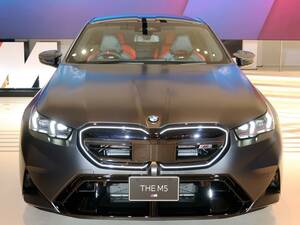 【写真蔵】Mモデル初のハイブリッドシステムを採用した、BMW 新型M5