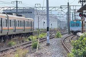 まさか自社の“伏線”!? 「隣の鉄道会社の甲種輸送」動画でバズった私鉄、「御社もですよね…？」 車両置き換え計画を聞いた