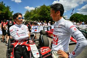 【動画＆ギャラリー】ハースがグッドウッド初参加。小松代表は桜デザインのヘルメットでF1マシンのデモラン