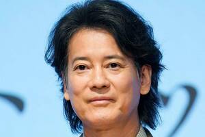 「唐沢寿明」の「高級スポーツカー」登場！ “数千万円”の愛車どんなクルマ？ 「山口智子」と映る2ショットに「ステキなご夫婦」の声も