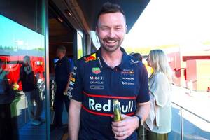 F1 Topic：代役でレースエンジニアを務めたサイモン・レニー。5年ぶりの現場でも変わらぬ取り組みに王者も納得