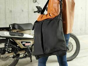 バイザー付きヘルメットも入る「ライダースヘルメットトートバッグ」がドッペルギャンガーから発売！ 折りたたみ式・容量26L