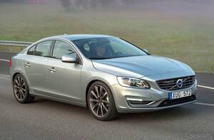 ボルボが『S60』と『V60』の合計2万2567台をリコール…最悪の場合、走行中にドアが開く