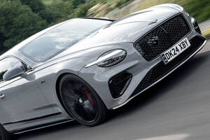 織り目まで左右対称。ベントレー、コンチネンタルGTらに新「カーボン・スタイリング仕様」を設定