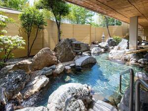 旅の夜を彩る「華やぎの章 慶山」迫力の和太鼓ショー【心を満たす温泉宿24選】