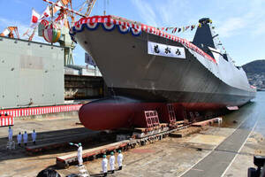 北朝鮮の駆逐艦もハデに横倒し！ 古今東西「進水式あちゃ～事件簿」 日本も複数“やらかした”
