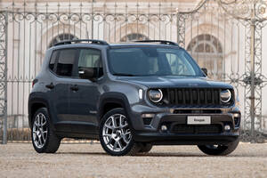Jeepブランド初のマイルドハイブリッドモデル「レネゲードe-Hybrid」が日本デビュー