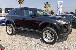 6インチ大胆リフトアップのマツダ「CX-5」をUSDMスタイルでさらに個性的に