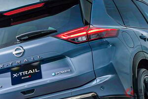 日産「新型“ハイパフォーマンス”SUV」発表！ 高性能4WD＆サスで超楽しそう！ 迫力エアロ＆専用内装もイイ「エクストレイル NISMO」が販売店でも話題に