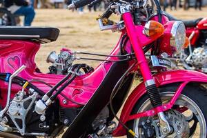 完成された車体に隠れる小技の数々!! 妖艶さすら漂うホンダ「シャリィ」カスタムを見よ！