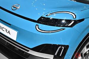 日産「新型“SUV風”コンパクトカー」に注目！ 全長4m以下の小型ボディ×丸目ヘッドライトがいい！ 「マーチ」の面影感じさせる「新型マイクラ」国内初公開！