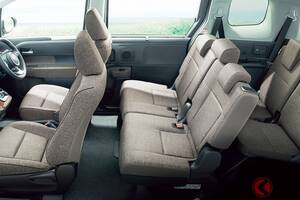 トヨタ新「小型“4WD”ミニバン」がスゴい！ 高性能な両側パワースライドドア×専用デザインが魅力！ 7人乗れて燃費もサイコーな「シエンタ」最高級モデルとは！