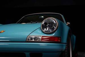 億超え必至！ 空冷ポルシェ“964型”を「シンガー」が再構築 4000時間以上かけて改良された1991年式の「ポルシェ911」の気になる予想価格とは