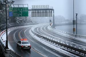 大雪による予防的通行止めを首都圏で実施。東名、新東名、首都高3号線、国道246号線などで16時から。