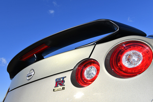 日産GT-Rの中古価格がいきなり爆騰！　最低800万円・最高6000万円の異常事態の理由とは？