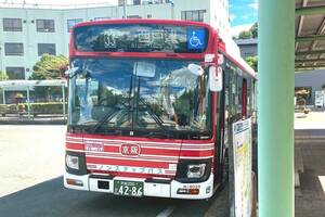 「高齢者を駅まで歩かせるのか」 関西でさらに深刻化するバス運転士不足、万博バス問題去ってまた一難！ 現場は「地域の足守りたい」の悲痛声