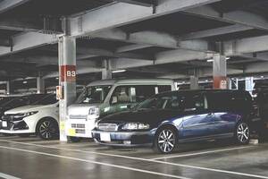 EV火災、「地下駐車場」で起きたらどうなる？――密閉空間で高まる被害の危険性、ネットでは「建物全体が燃えてしまう」の声も