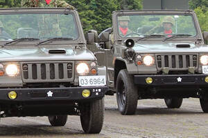 “自衛隊パジェロ”ウクライナで好評も「困ってます」「無理して使ってます」 露呈した装備品輸出の“欠けた視点”