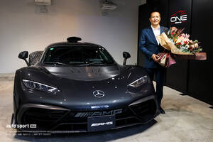 CARGUY木村武史、公道を走るF1『メルセデスAMG ONE』を納車！ 六本木で7年越しのセレモニー