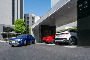 アウディ、Audi charging hubを東京・紀尾井町にオープン　すべてのBEVユーザーが150kW充電器を利用可能