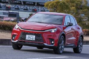 LEXUS　LBX