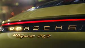 ポルシェ911にスペシャルモデル「スピリット70」が登場！1970年代のスタイルを再現したポルシェ911カレラGTSカブリオレ