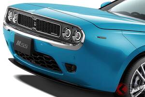 光岡の「新4ドアスポーツカー」がスゴい！ 丸目4灯の“旧車デザイン”×2リッターVTEC採用！ “匠”手作りボディもイイ「M55」販売店での反響は？