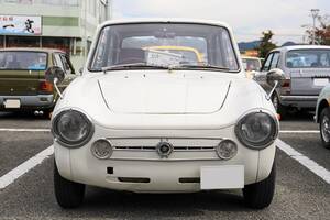 スズキ2代目「フロンテ360」はRRを採用した1960年代のヒット作！ SNSで見つけた不動車をレストア