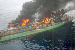 「洋上火災」は逃げ場なし！ 煙＆炎が船内を覆す密閉構造――誰が、どう命を守るのか？