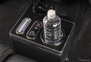 新型ダイハツ『ムーヴ』専用LEDコンソールボックスが発売、純正のようなフィット感