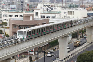 「日本一混む鉄道」対策の切り札“直行バス”いよいよ12月運転開始 これで“痛勤”緩和する？