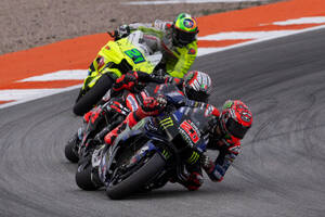 ヤマハ：スプリント7位のクアルタラロ「序盤以外は防戦一方だった」リンスは15位／第22戦バレンシアGP