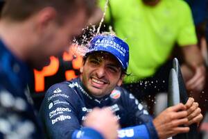 フェラーリはサインツJr.解雇を後悔？　移籍先での表彰台獲得受けて元ハースF1代表が指摘「一部はそう思っているはず」
