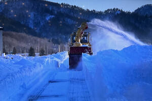 無人の完全自動化が目的じゃない！　乗用車とはちょっと違う除雪機の「自動運転」