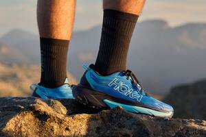 長距離レースに必要な耐久性・適応性・快適性を提供！ HOKAの新開発テクノロジーを搭載した“次世代トレイルランニングシューズ”の実力とは
