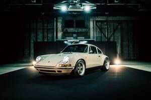 シンガーが手掛けたポルシェ911は異次元だった！──8000万円の964に迫る