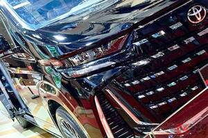 【中国】新「“アルファード顔”ハイエース」に大反響！ 「V6エンジン快適そう」「豪華内装のクオリティ半端ないわ」「ギラギラで高級感がすごい」の声も！ 1000万円超えのKEDE「山川MH7」に熱視線！