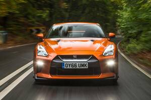 日産は『GT-R』の後継車開発を急ぐべきではない　英国記者の視点