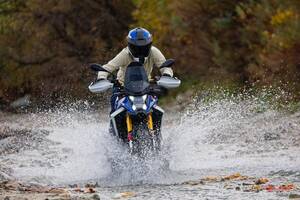 【NEW BMW F450GS】オンオフ走破性と扱いやすさを高次元でバランスさせたミドルアドベンチャーが間もなく登場だ！