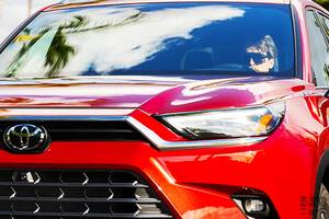 【米国】全長5.1m！ トヨタ「“3列8人乗り”SUV」がスゴい！ ド迫力デザインで「室内ひろびろ！」 超パワフルな最新「グランドハイランダー」どんなモデル？