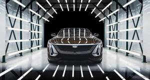 完全オーダーメイドで約5000万円から、キャデラックの最高級セダンが米国で納車開始