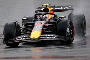 【F1分析】レッドブルのあまりにも痛い伝達ミス。角田裕毅、ピットストップ”1周遅れ”で失ったのは約12秒