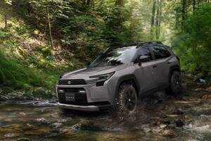 新型「RAV4」の“3つの顔”はどれも好評だが、ガソリン車廃止で「現行の方が魅力的」の声。価格アップも懸念