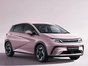 BYDがドルフィンの特別限定車「グレイトフルピンク」を発売。創業30周年を記念して特別装備を追加設定