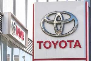 トヨタ「EV7車種投入」は本気か？──米国EV市場“逆風下”でなぜ反転攻勢？ 「マルチパスウェイ」戦略が迎える転換点