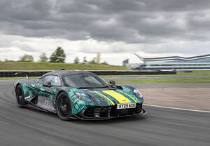 【スーパースポーツ試乗】最高出力1079ps、世界限定999台の駿馬「アストンマーティン・ヴァルハラ」をシルバーストーン専用トラックで全開にした！
