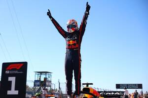 フェルスタッペン完勝で、タイトル争いの行方はますます分からなくなった！　角田裕毅は奮闘7位入賞｜F1アメリカGP決勝
