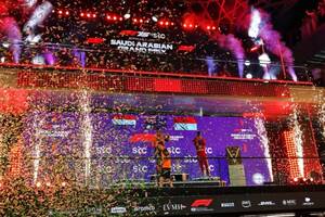フェルスタッペンの奇跡と認識の甘さ。名シーンを演じたサインツ【独自選出：F1第5戦ベスト5ドライバー】
