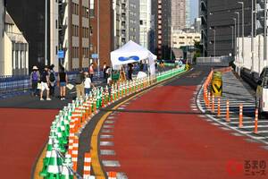 東京都心の高速道路が「歩行者天国」に!? 激レア体験のぶっ飛びイベント「銀座スカイウォーク」がすごかった！ 高架道路が「緑道化」数年後に実現するかも!?