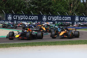 フェルスタッペンが独走で今季2勝目。角田裕毅は最後方から入賞果たす【決勝レポート／F1第7戦】